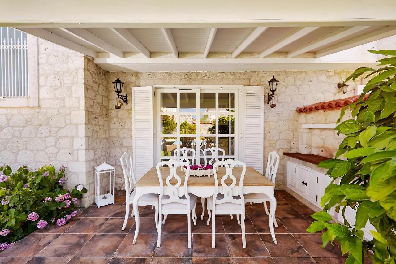 Alakapi Hotel & Villas Alacati 0*,
